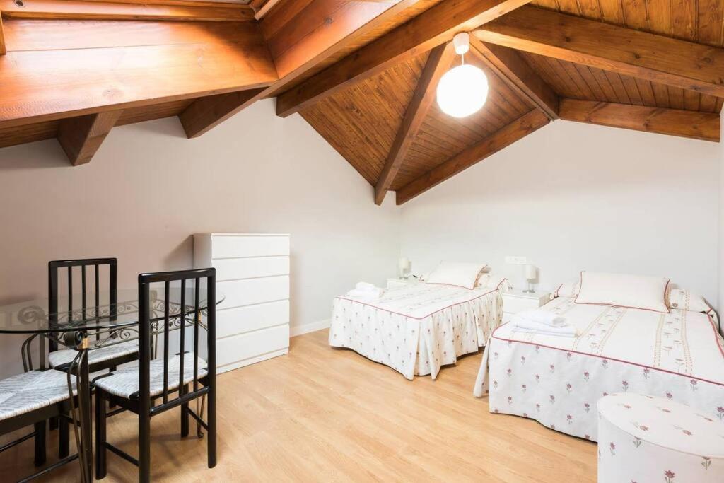 Chalet En La Cuidad- Con Jardin Y Barbacoa Χιχόν Εξωτερικό φωτογραφία